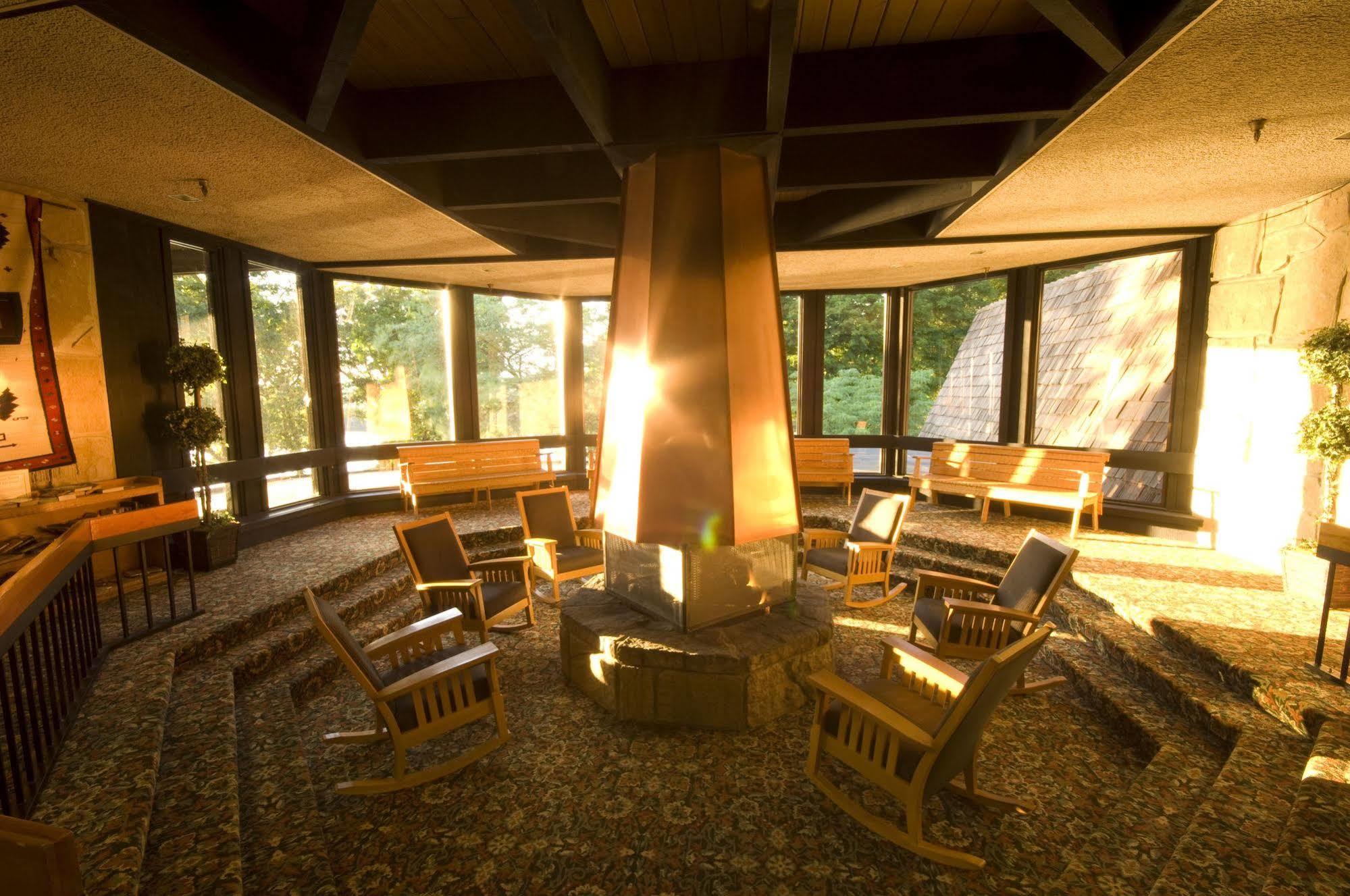 Mohican Lodge And Conference Center Perrysville Eksteriør billede