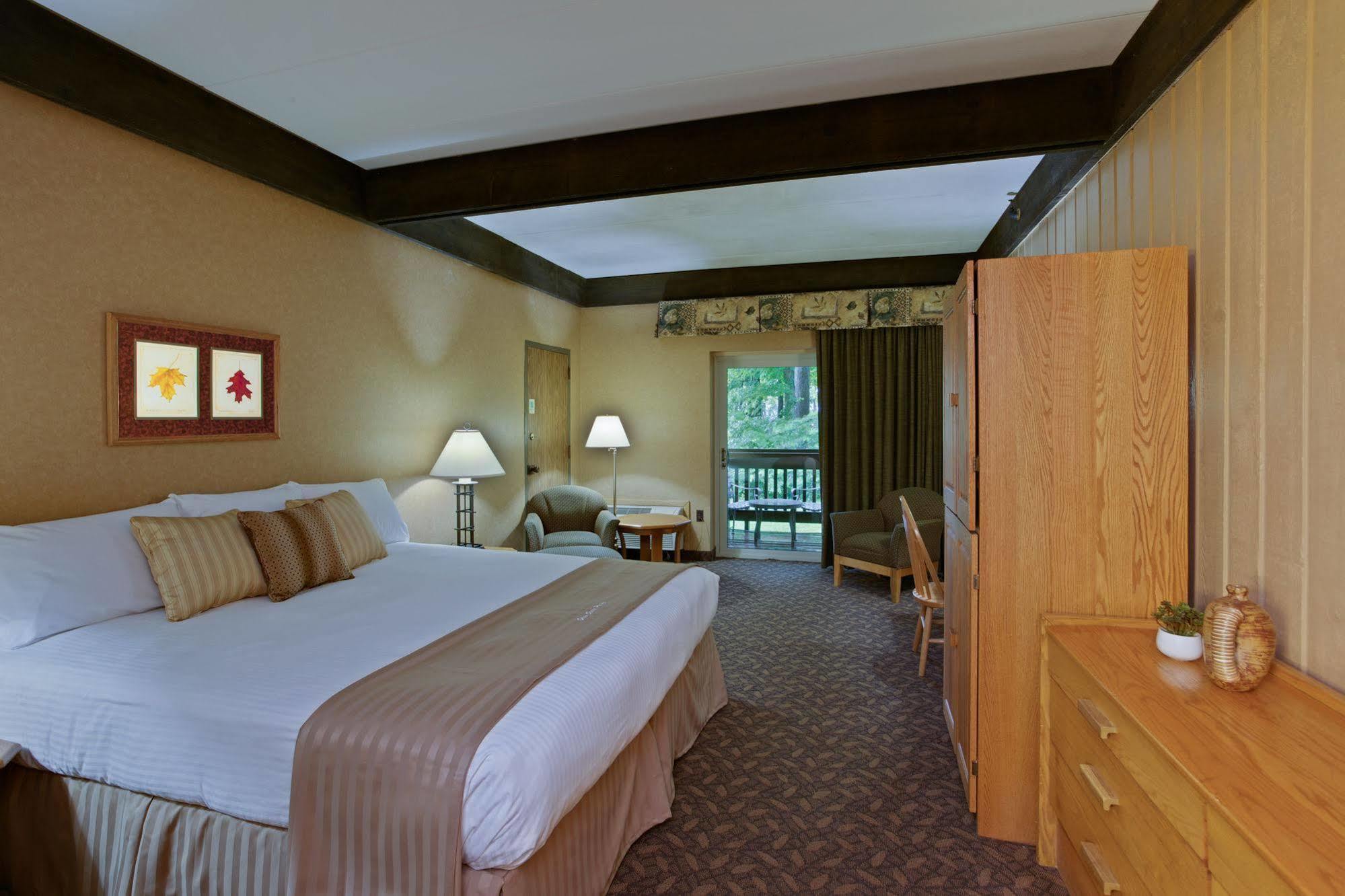 Mohican Lodge And Conference Center Perrysville Eksteriør billede