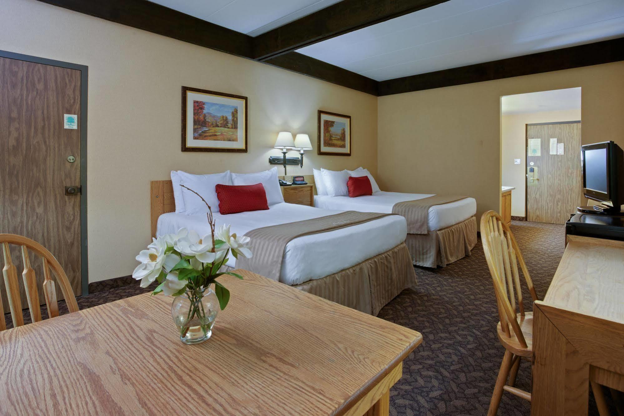 Mohican Lodge And Conference Center Perrysville Eksteriør billede