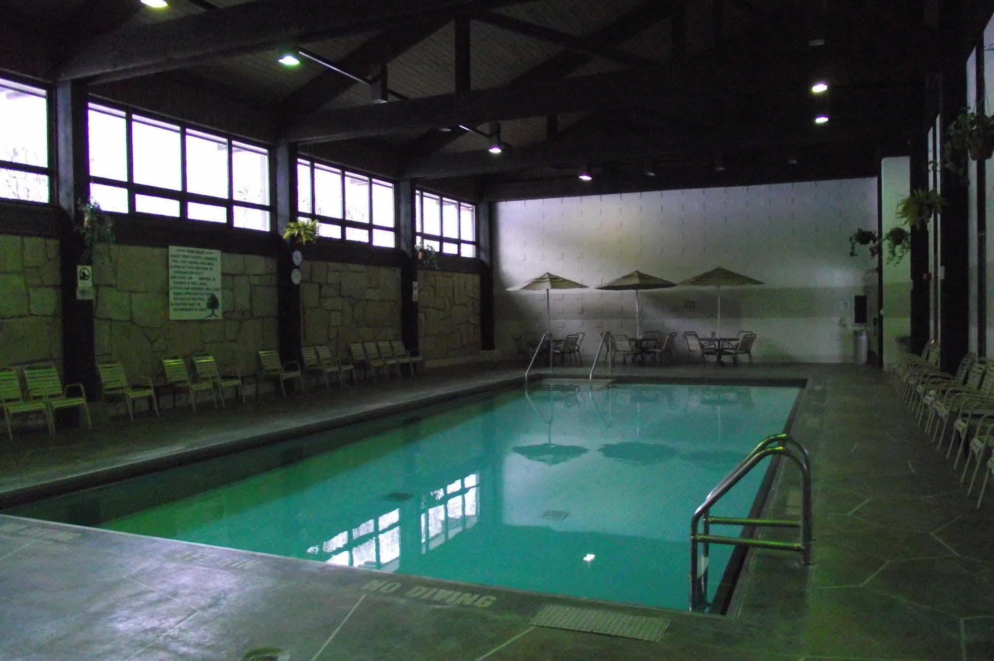 Mohican Lodge And Conference Center Perrysville Eksteriør billede